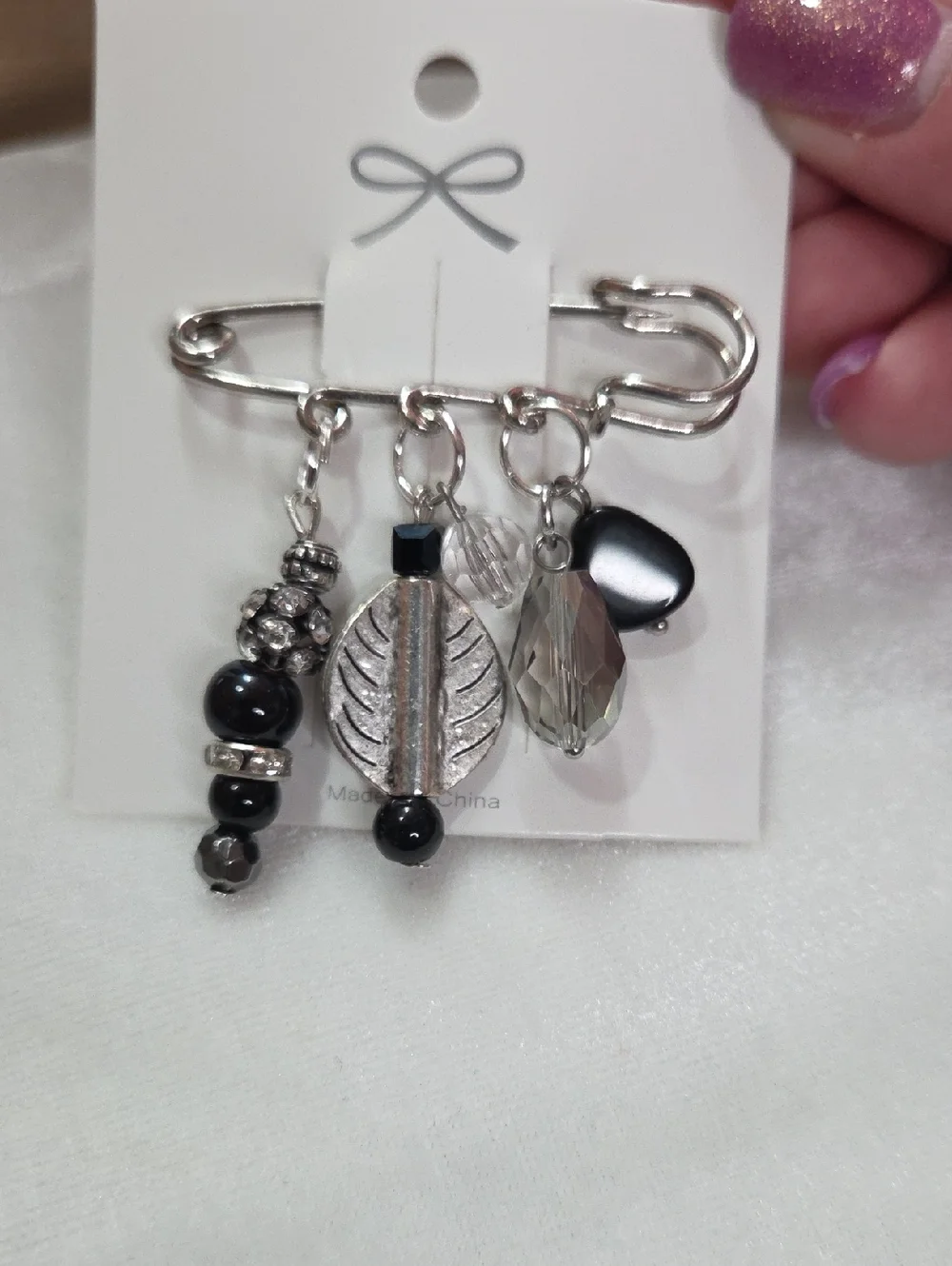 Hand Crafted Kilt Pin Brooch Elegant Beads Retro Vintage Style Unique Trendy
